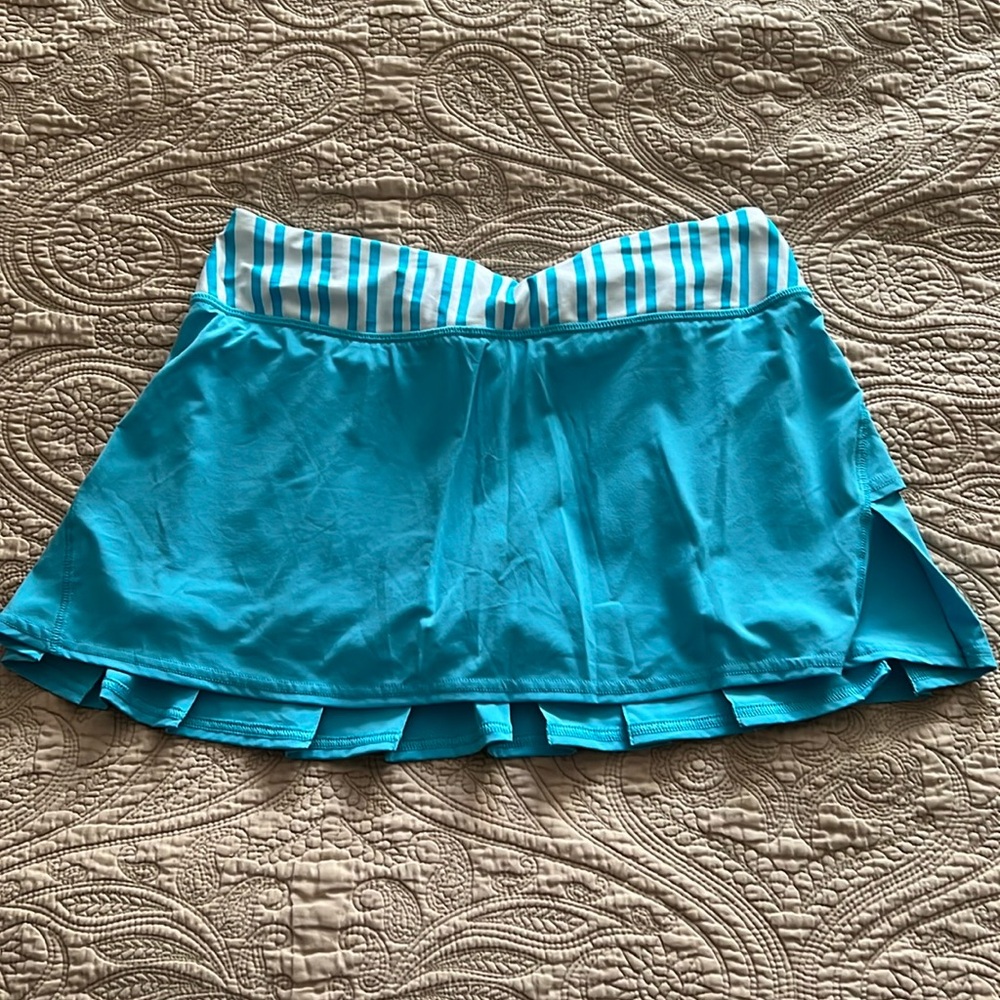 Lululemon tennis skirt blue with white stripes - size 6